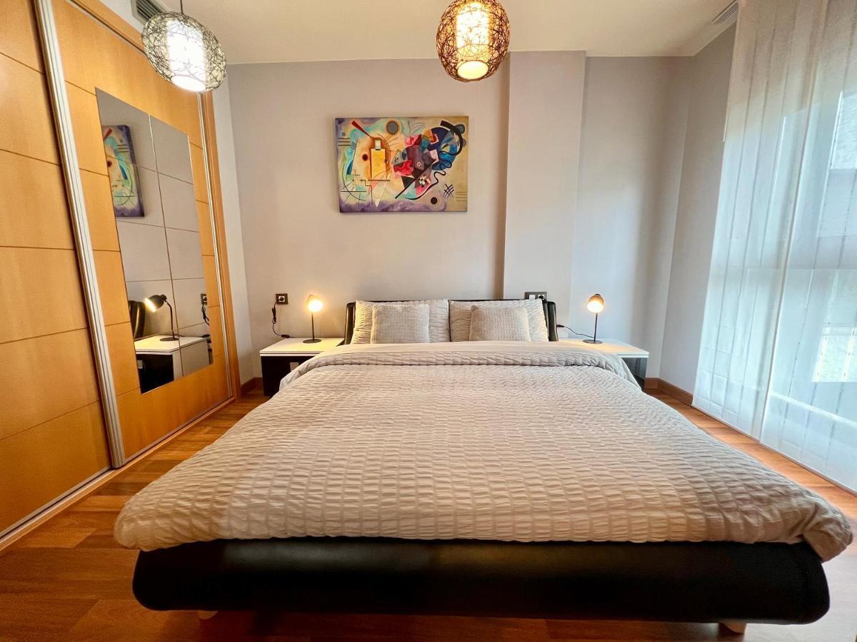 Apartment El Estrecho Close To Center With Parking And Pool Algeciras Bagian luar foto