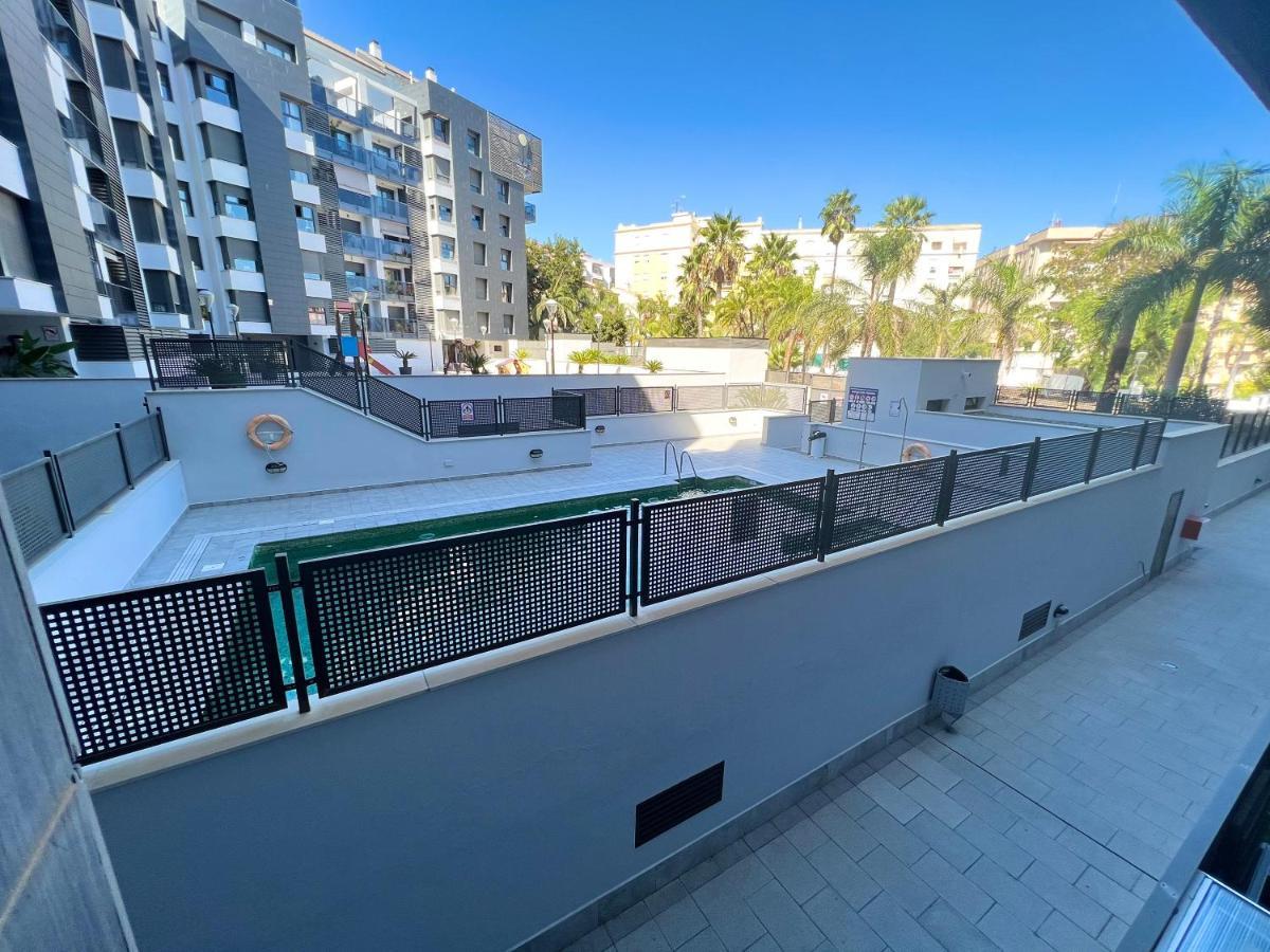 Apartment El Estrecho Close To Center With Parking And Pool Algeciras Bagian luar foto